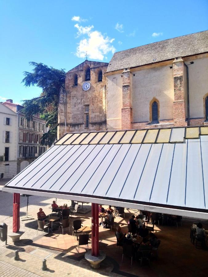 Appartement Joli duplex avec balcon et vue sur place du centre historique ! à Foix Extérieur photo